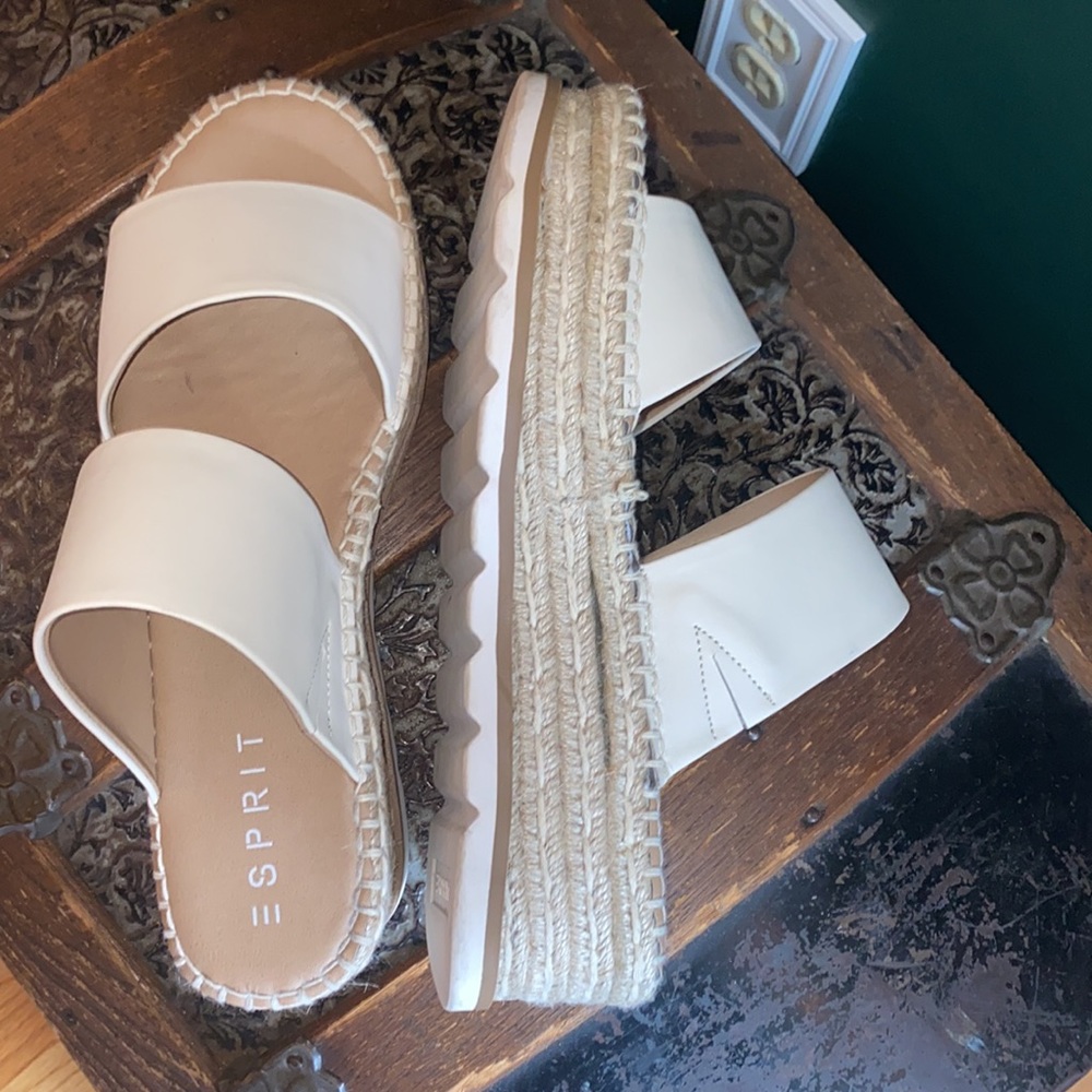 Platform Sandals - Picture 3 of 3